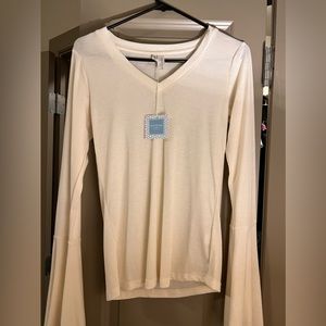 Long belle sleeve shirt